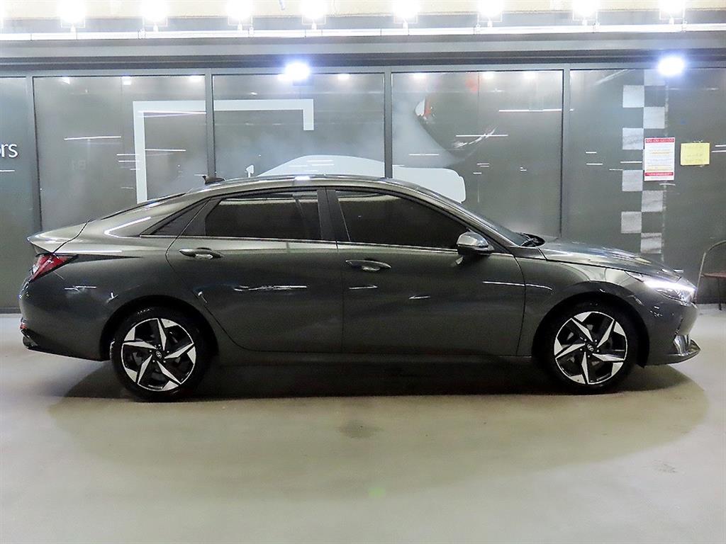 HYUNDAI Avante - Vista 3