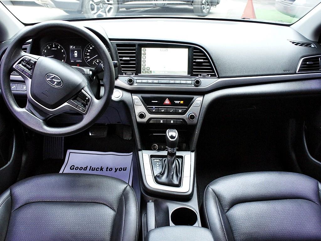 HYUNDAI Avante - Vista 9