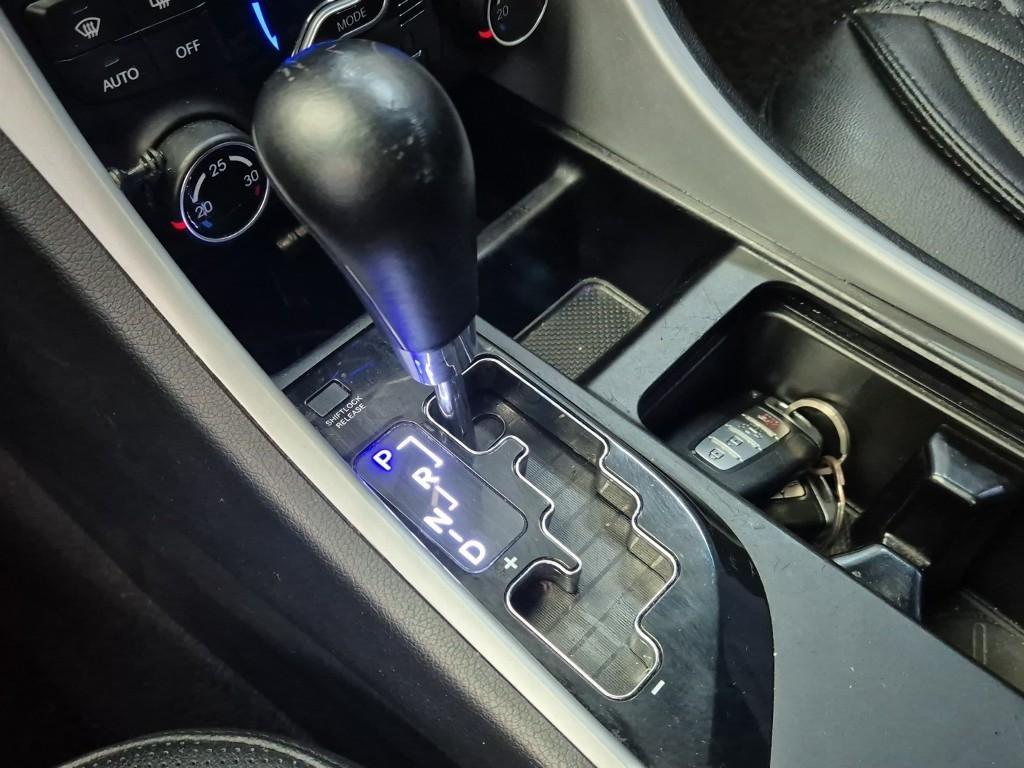 HYUNDAI Sonata - Vista 10