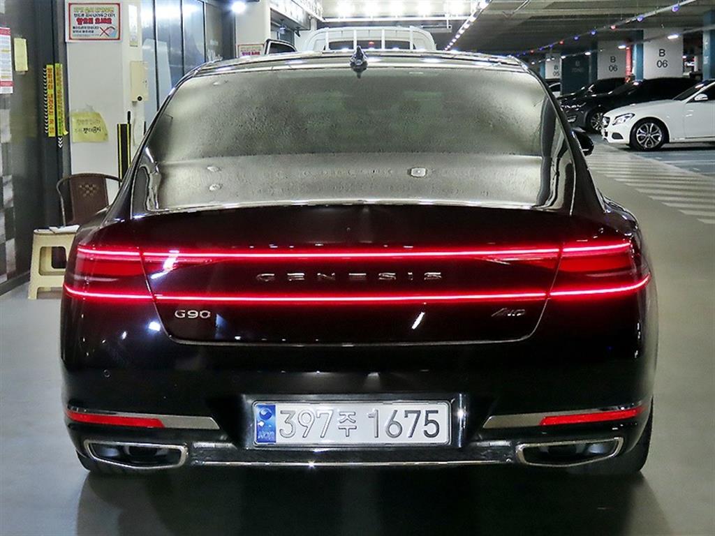 Genesis G90 - Vista 7