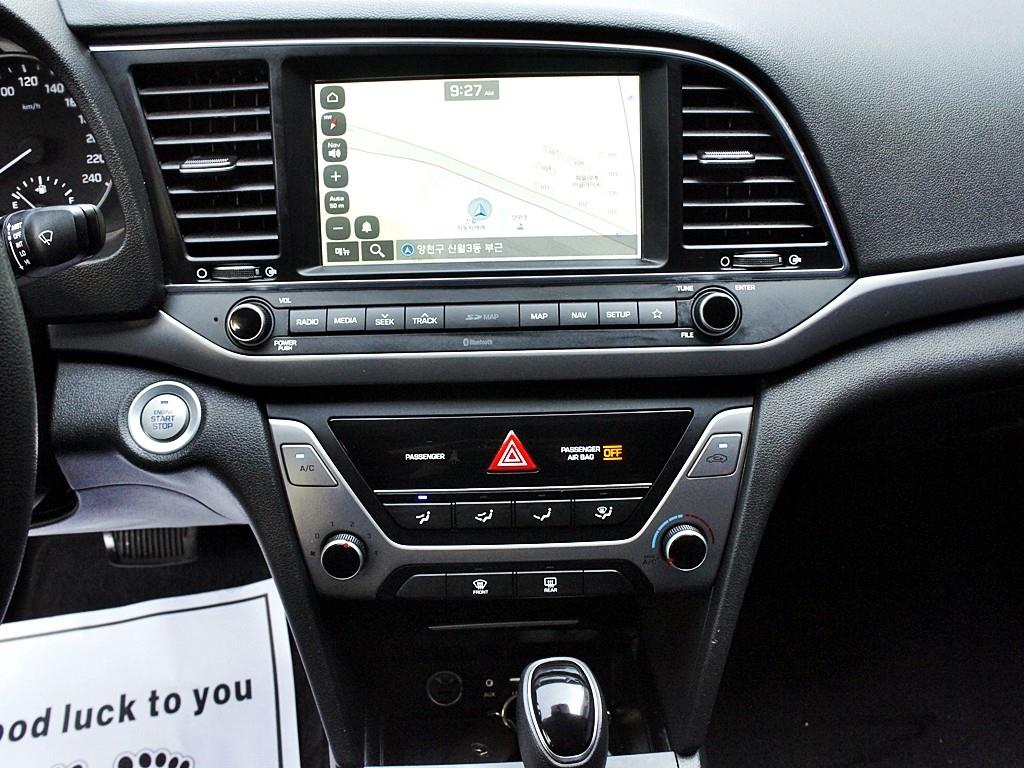 HYUNDAI Avante - Vista 12