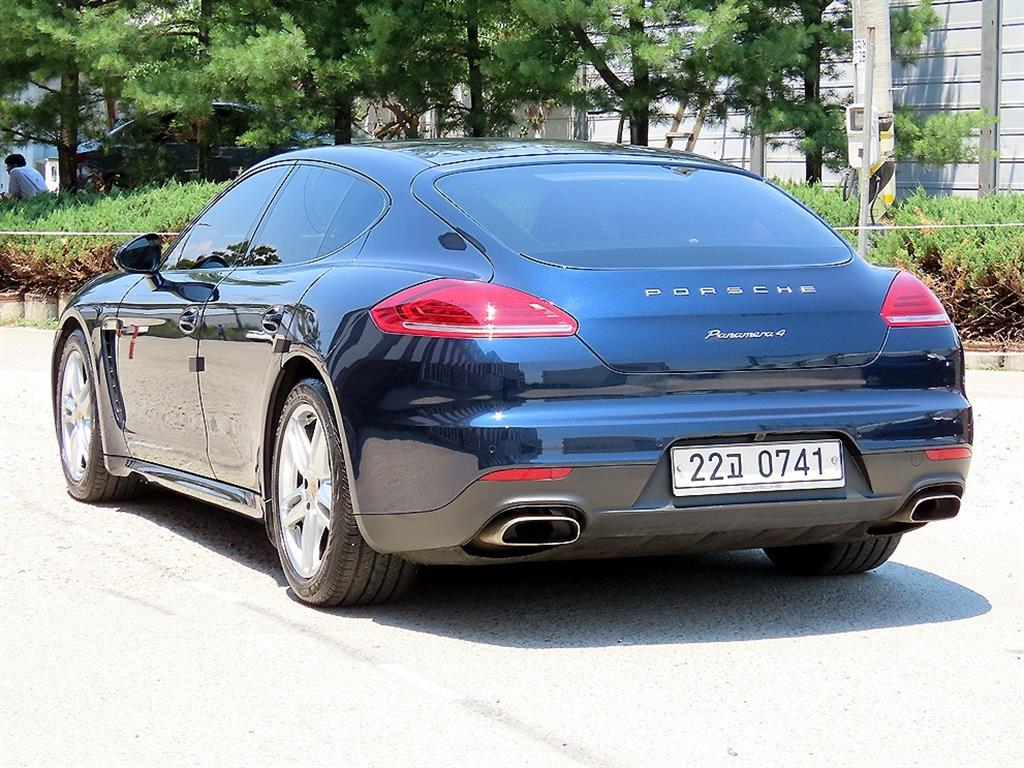 Porsche Panamera - Vista 3