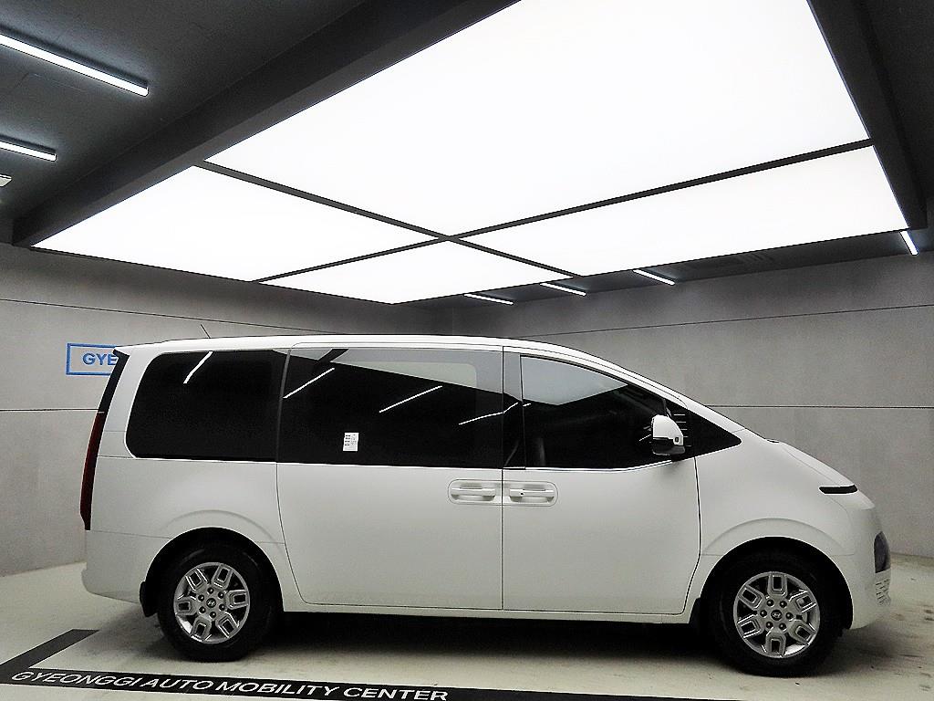 HYUNDAI Staria - Vista 2