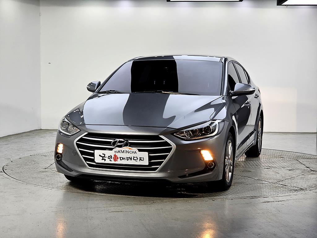 HYUNDAI Avante - Vista 2