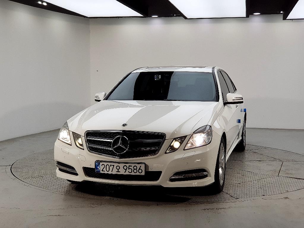 Mercedes Benz E class - Vista 2