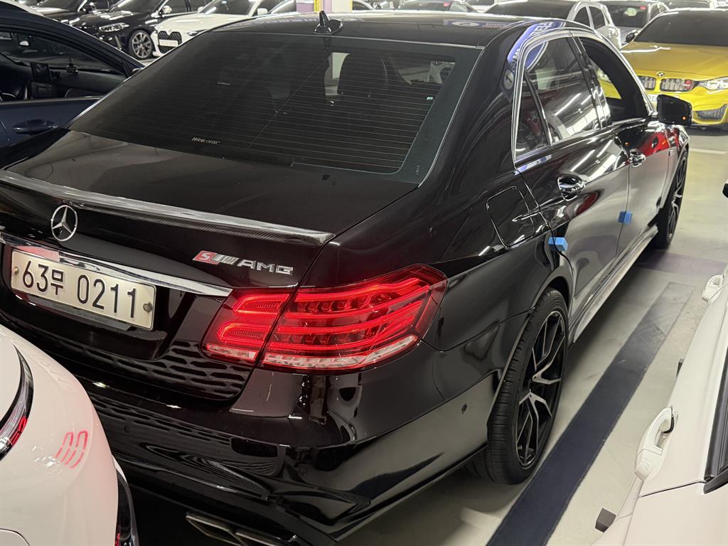 Mercedes Benz E class - Vista 11