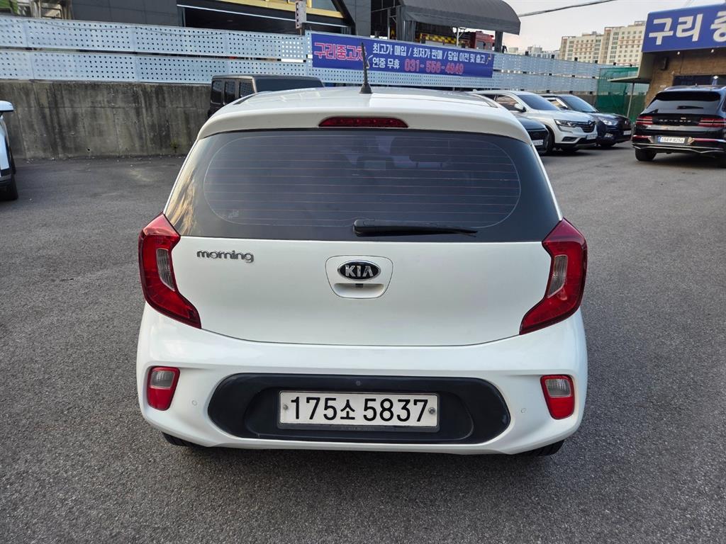 KIA Morning - Vista 5