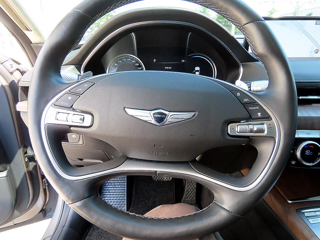 Genesis G80 - Vista 10