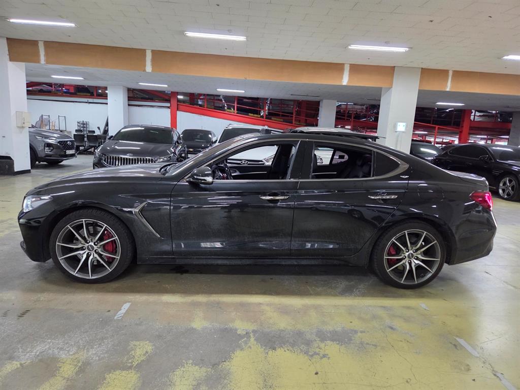 Genesis G70 - Vista 3