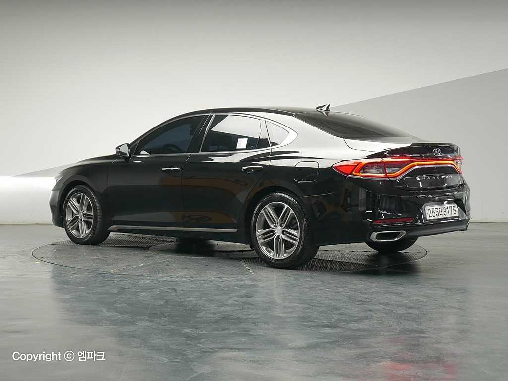 HYUNDAI Grandeur - Vista 3