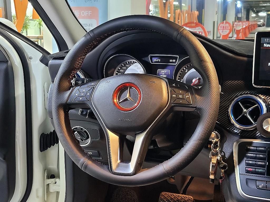 Mercedes Benz GLA Class - Vista 11