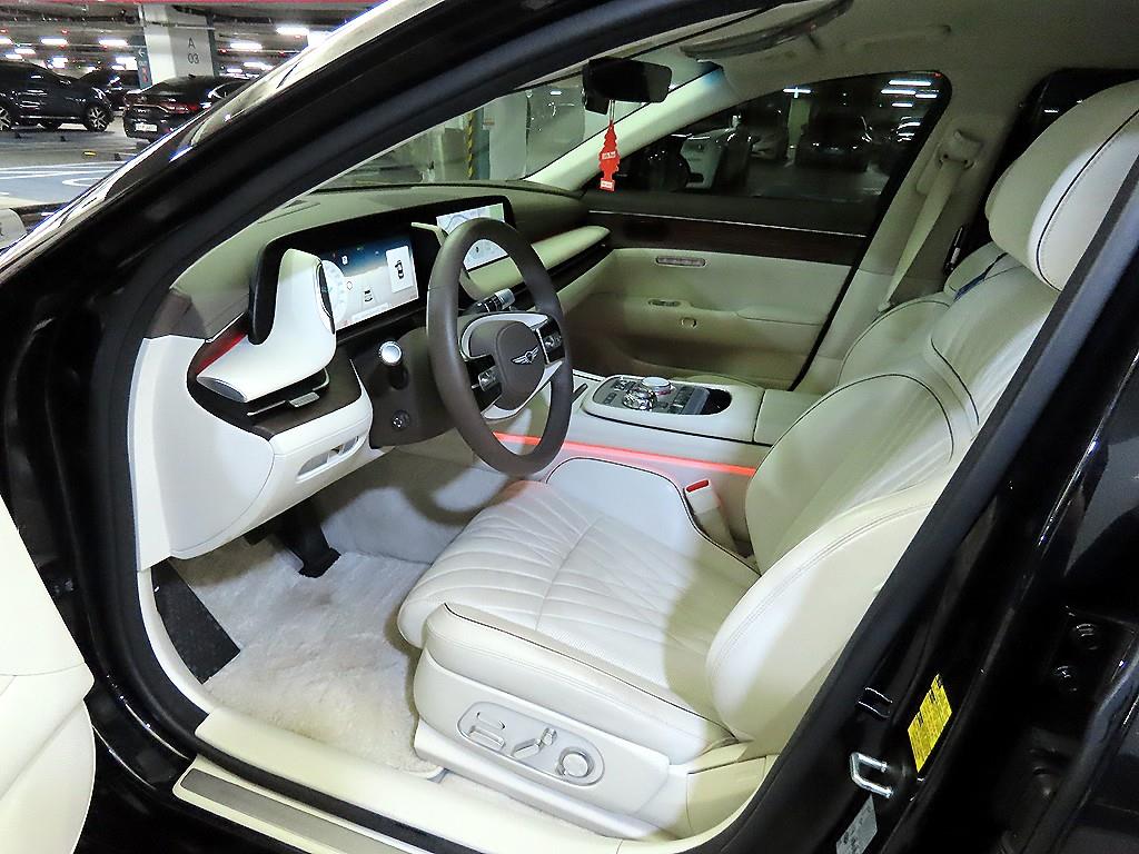 Genesis G90 - Vista 8