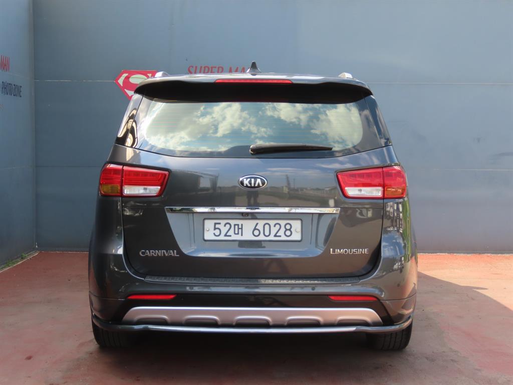 KIA Carnival - Vista 6