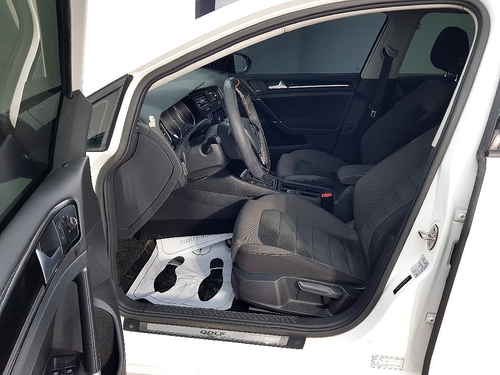 Volkswagen Golf - Vista 10