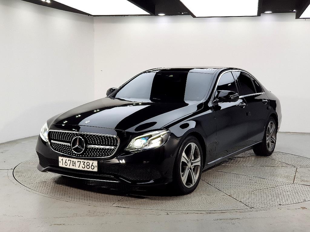Mercedes Benz E class 2016 Negro - Importación desde Corea - HF Imports Iquique - Foto 1