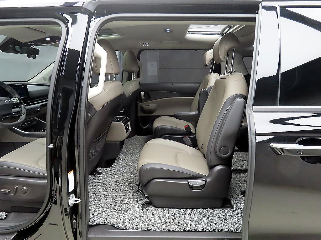 KIA Carnival - Vista 8