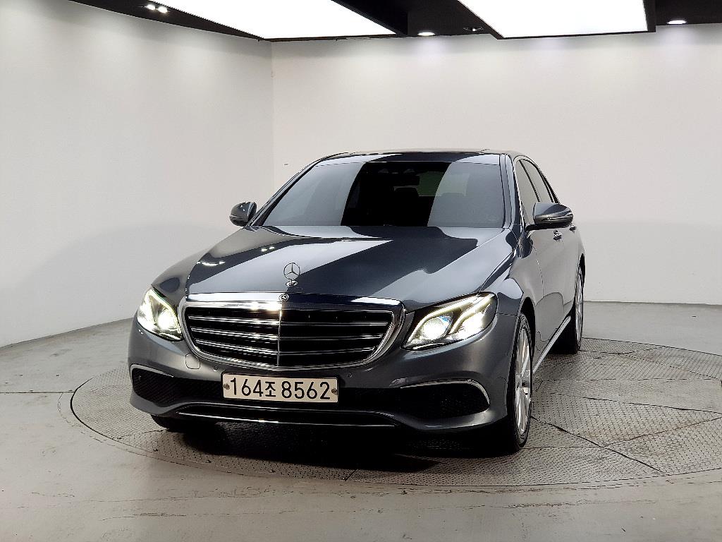 Mercedes Benz E class - Vista 2