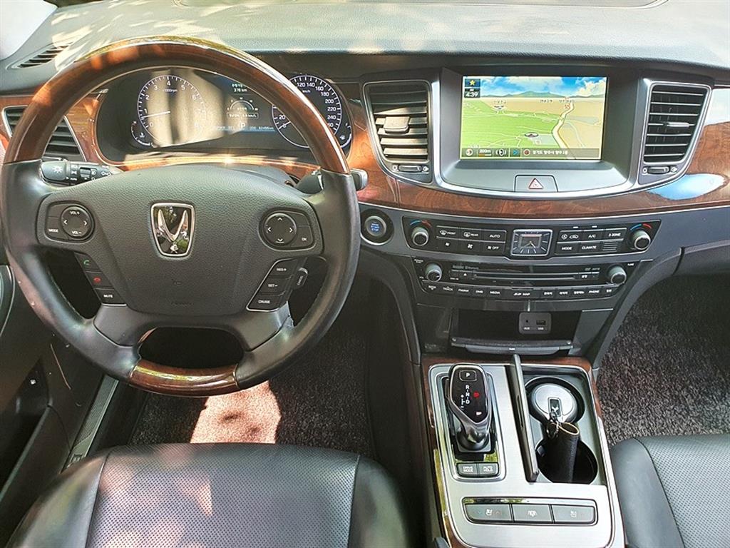 HYUNDAI Equus - Vista 11