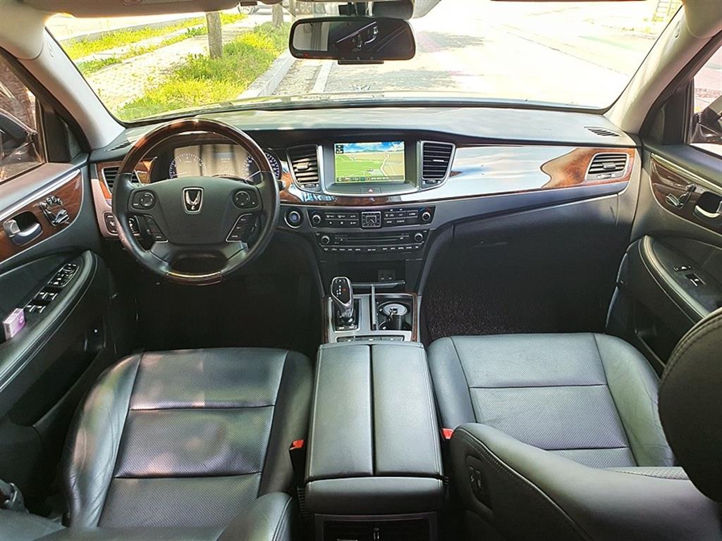HYUNDAI Equus - Vista 10