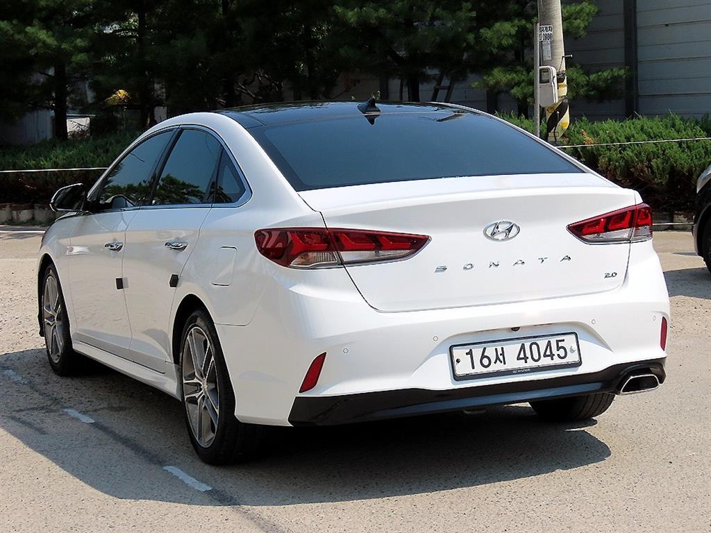 HYUNDAI Sonata - Vista 3