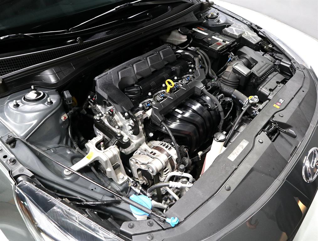 HYUNDAI Avante - Vista 8