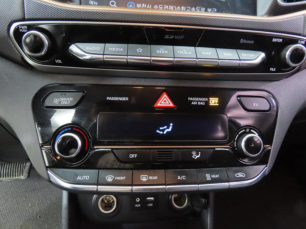 HYUNDAI Ioniq - Vista 10