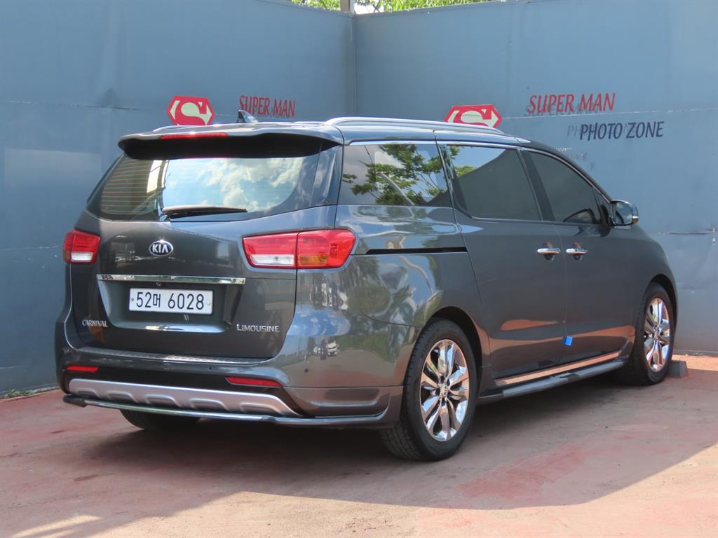 KIA Carnival - Vista 3
