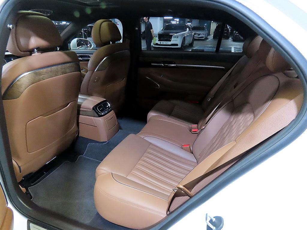 Genesis G90 - Vista 9