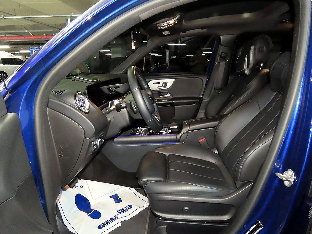 Mercedes Benz GLB Class - Vista 8