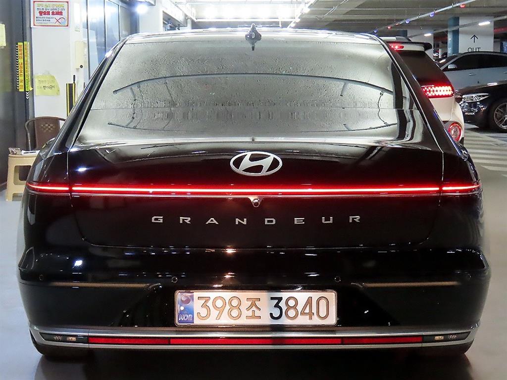 HYUNDAI Grandeur - Vista 7