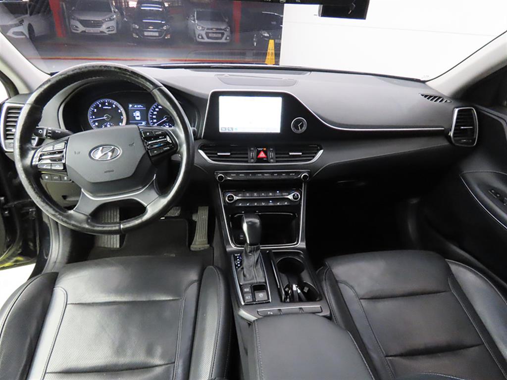 HYUNDAI Grandeur - Vista 9
