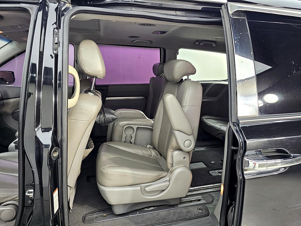 KIA Carnival - Vista 10
