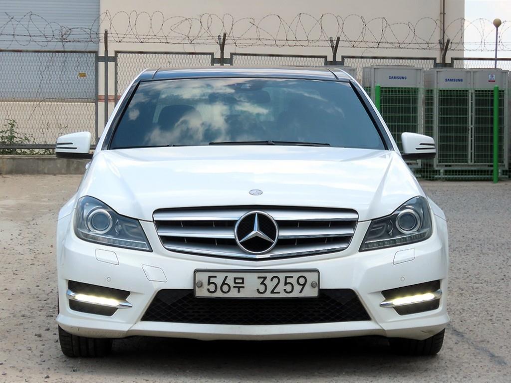 Mercedes Benz C Class 2012 Blanco - Importación desde Corea - HF Imports Iquique - Foto 1