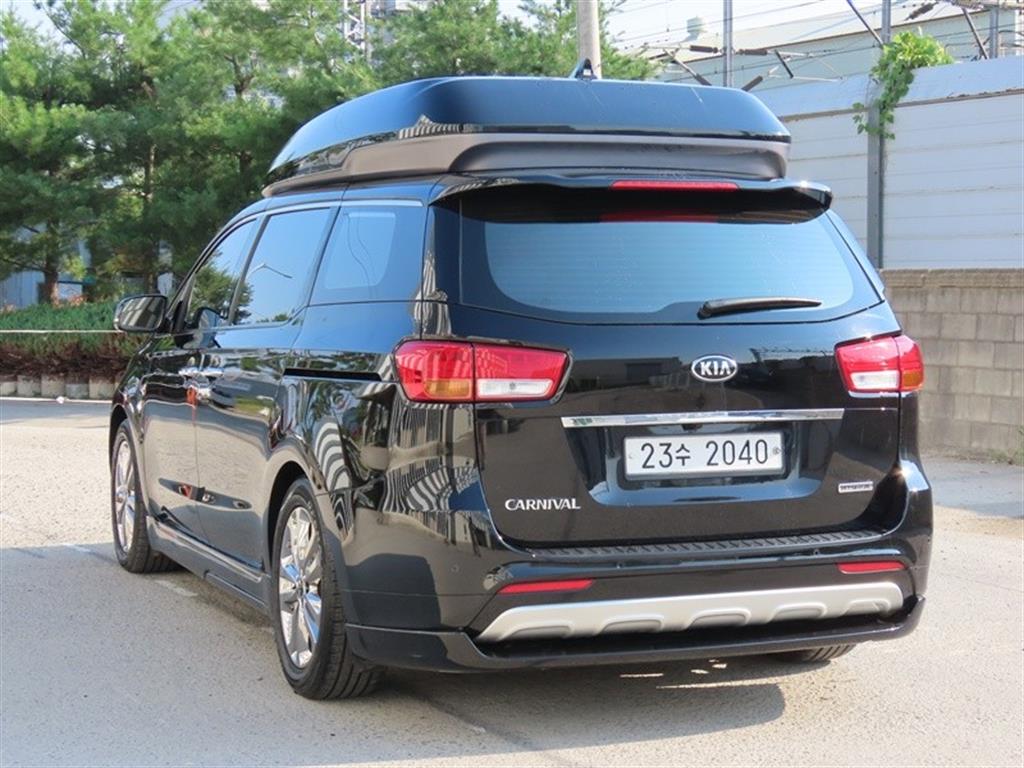 KIA Carnival - Vista 3