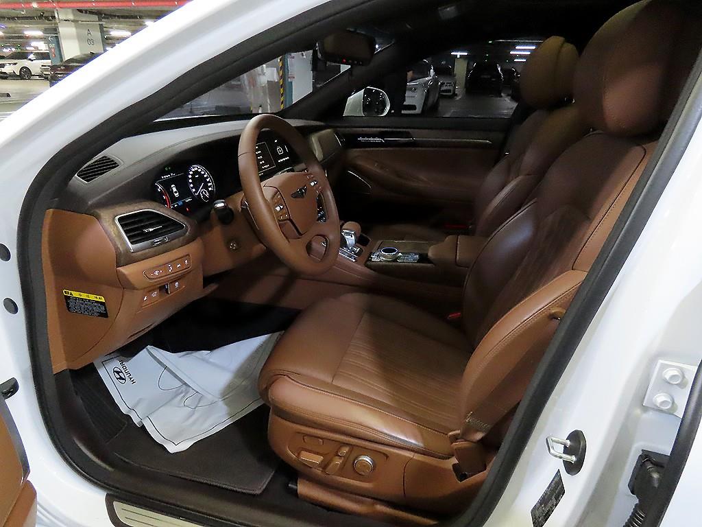 Genesis G90 - Vista 8