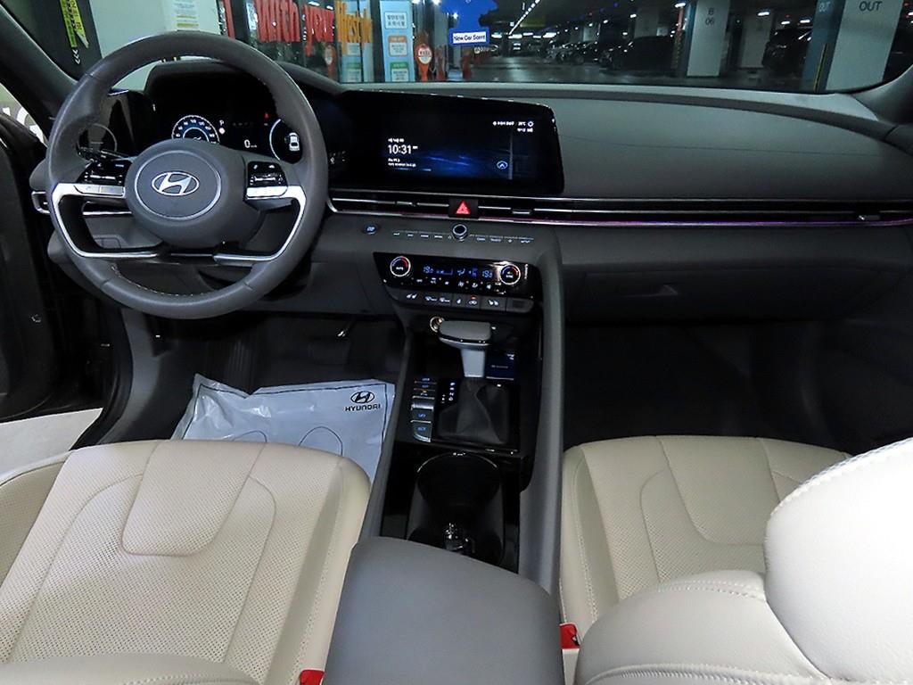 HYUNDAI Avante - Vista 12