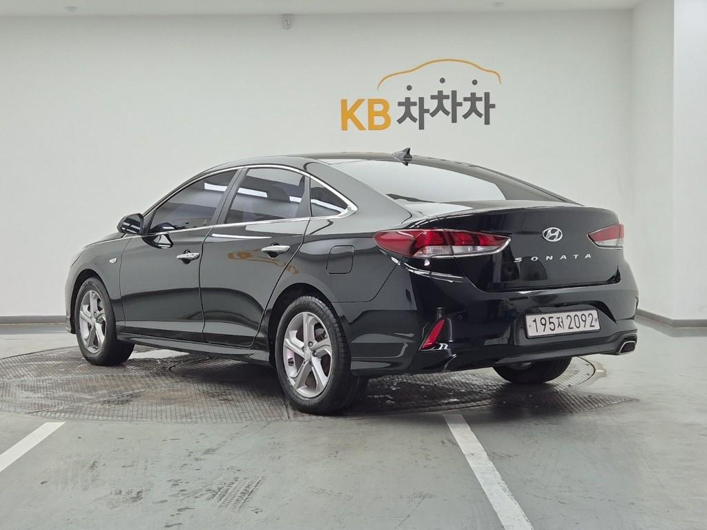 HYUNDAI Sonata - Vista 3
