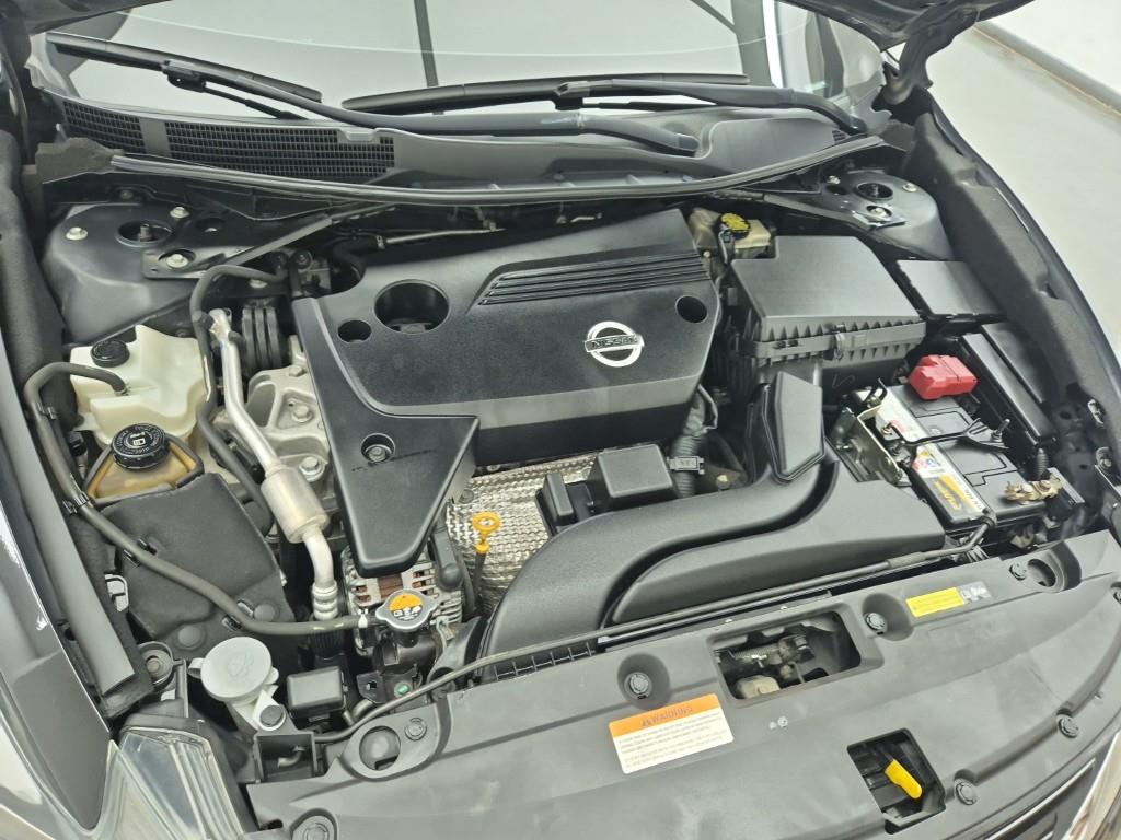 Nissan Altima - Vista 8