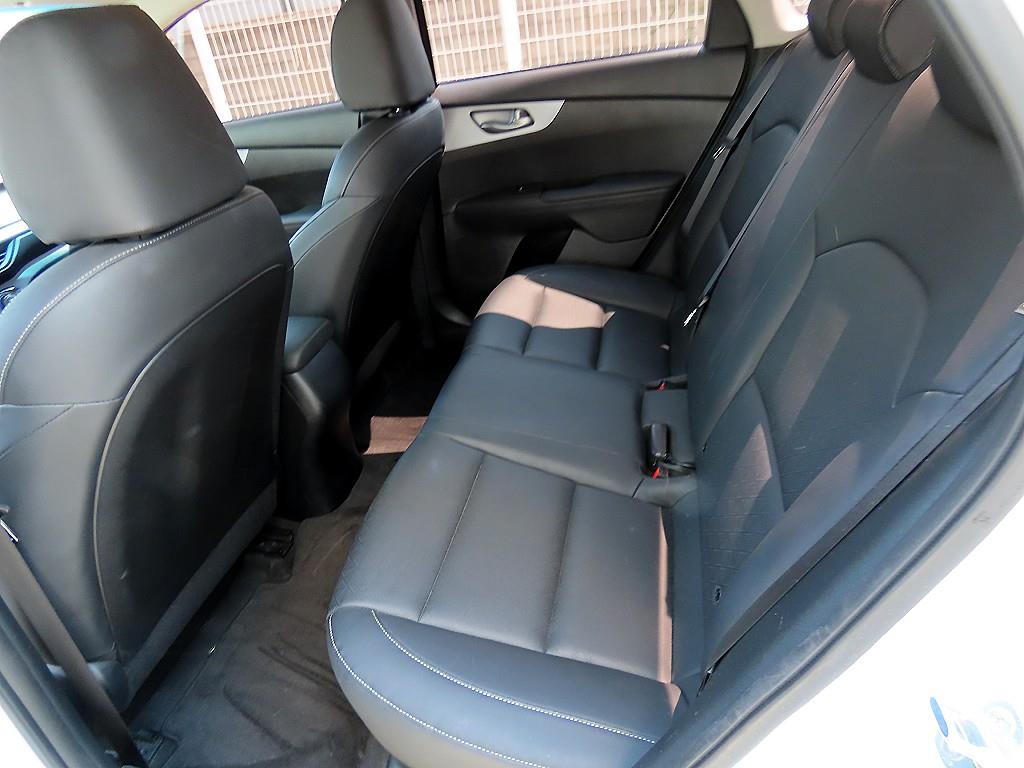 KIA K3 - Vista 8