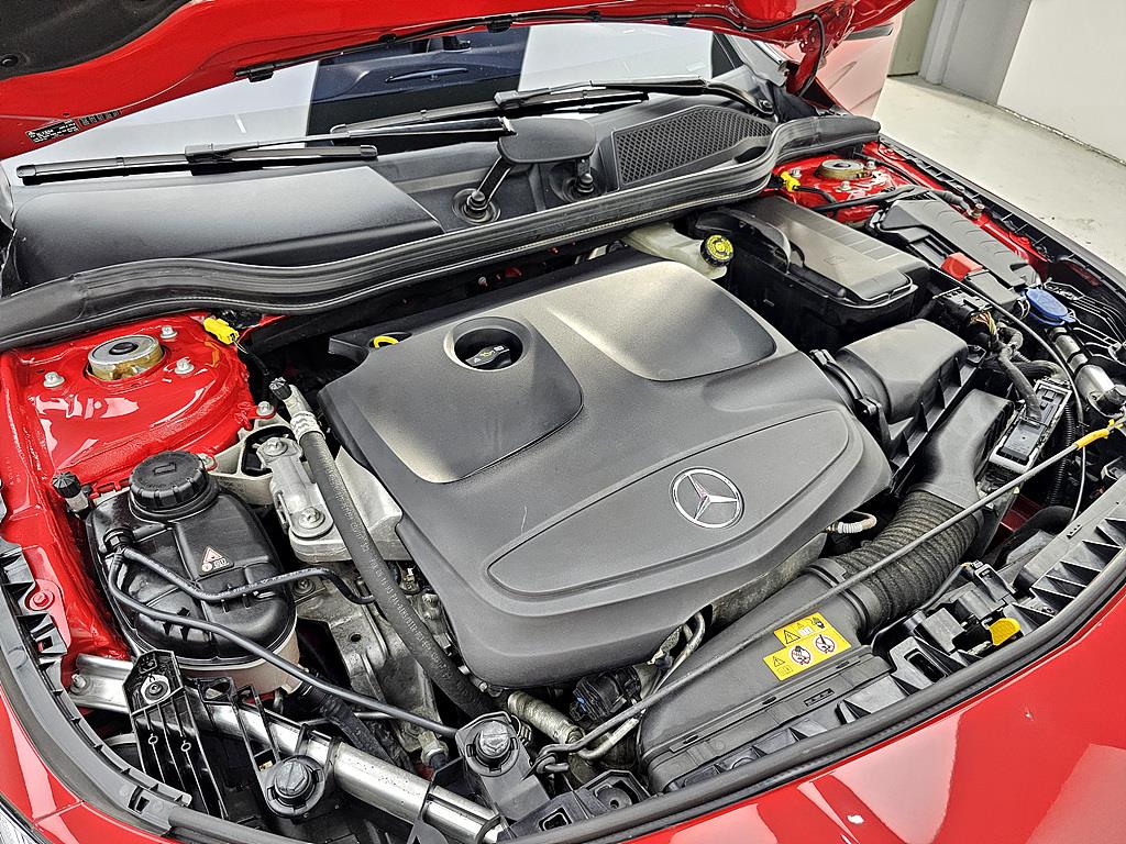 Mercedes Benz CLA Class - Vista 8