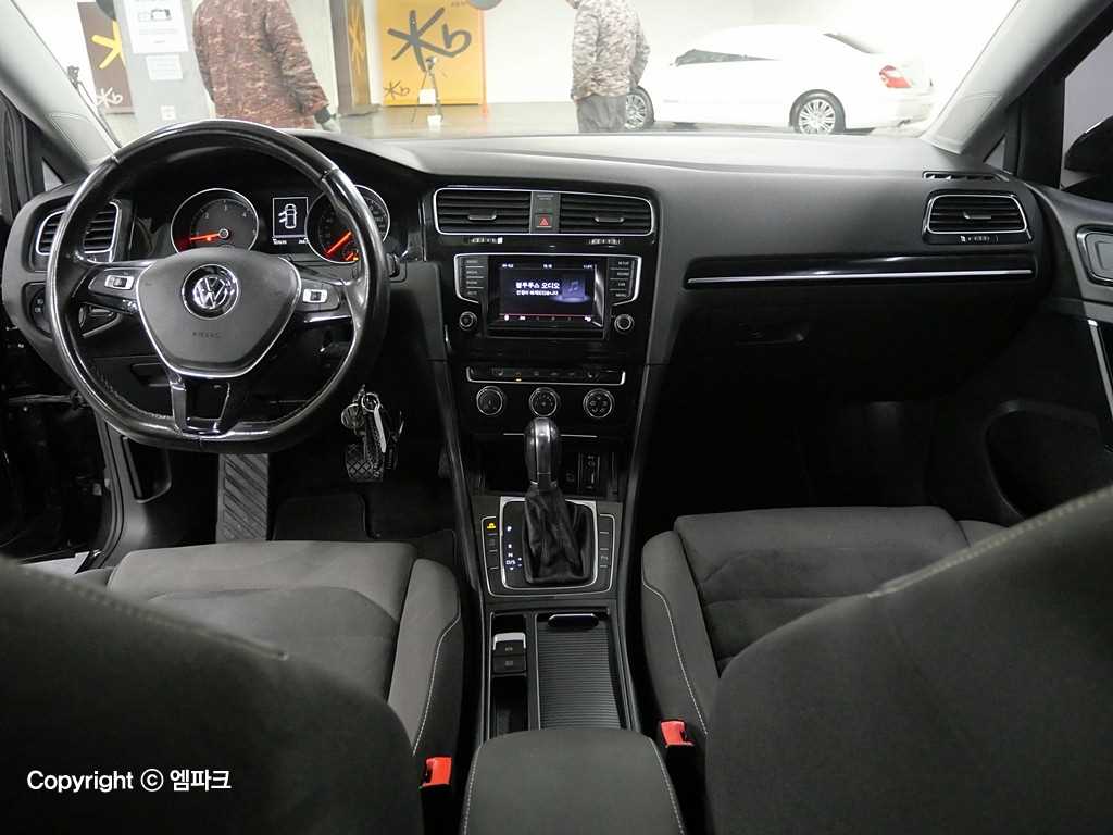 Volkswagen Golf - Vista 8