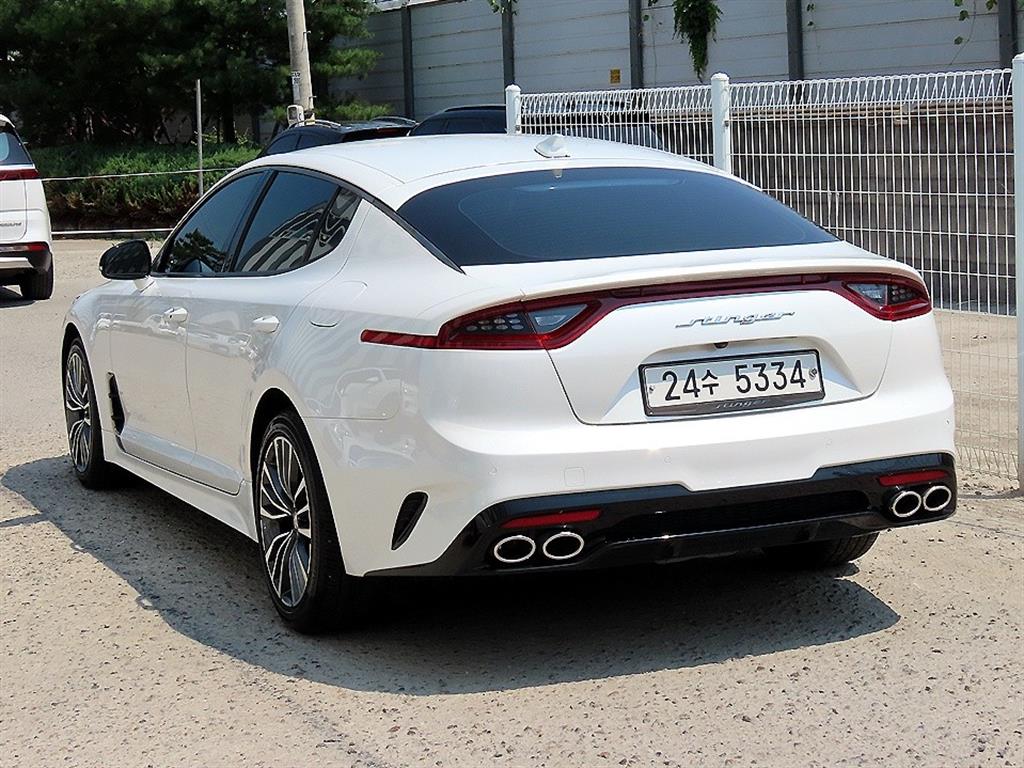 KIA Stinger - Vista 3