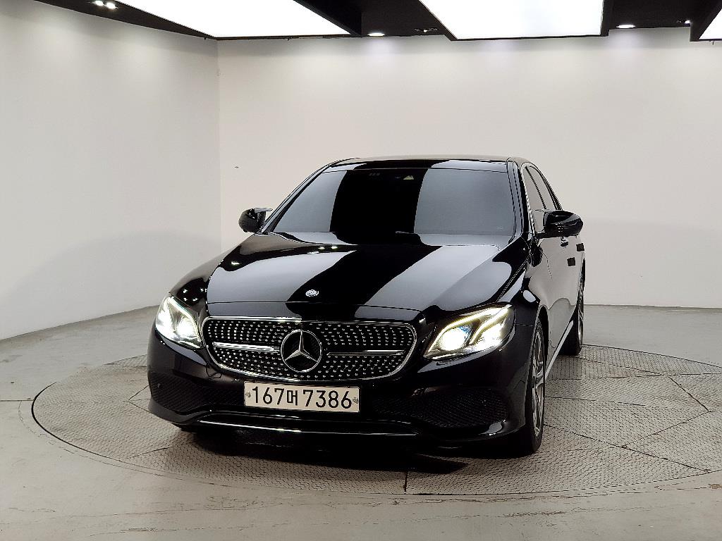 Mercedes Benz E class - Vista 2