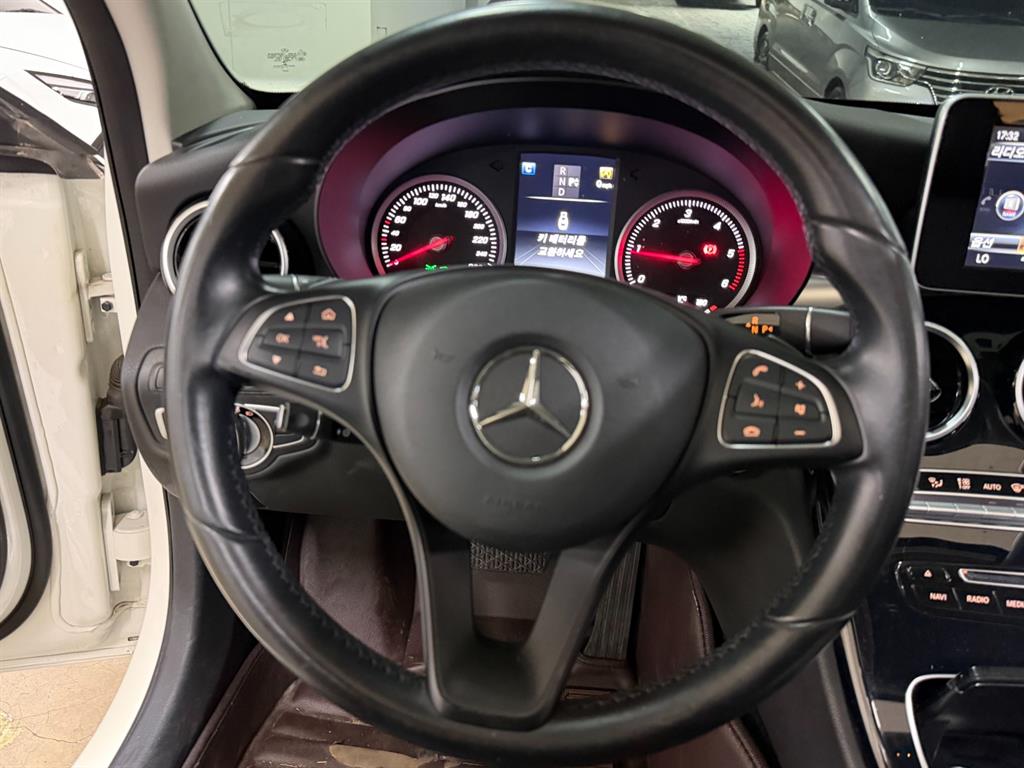 Mercedes Benz C Class - Vista 11