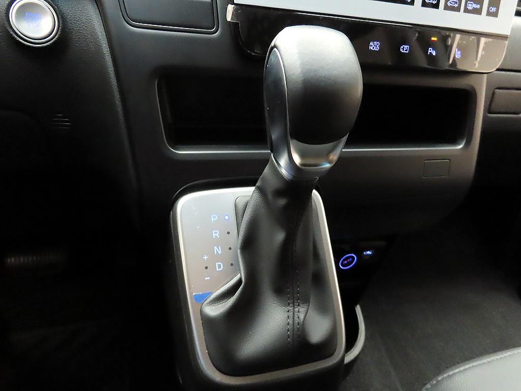 HYUNDAI Staria - Vista 12