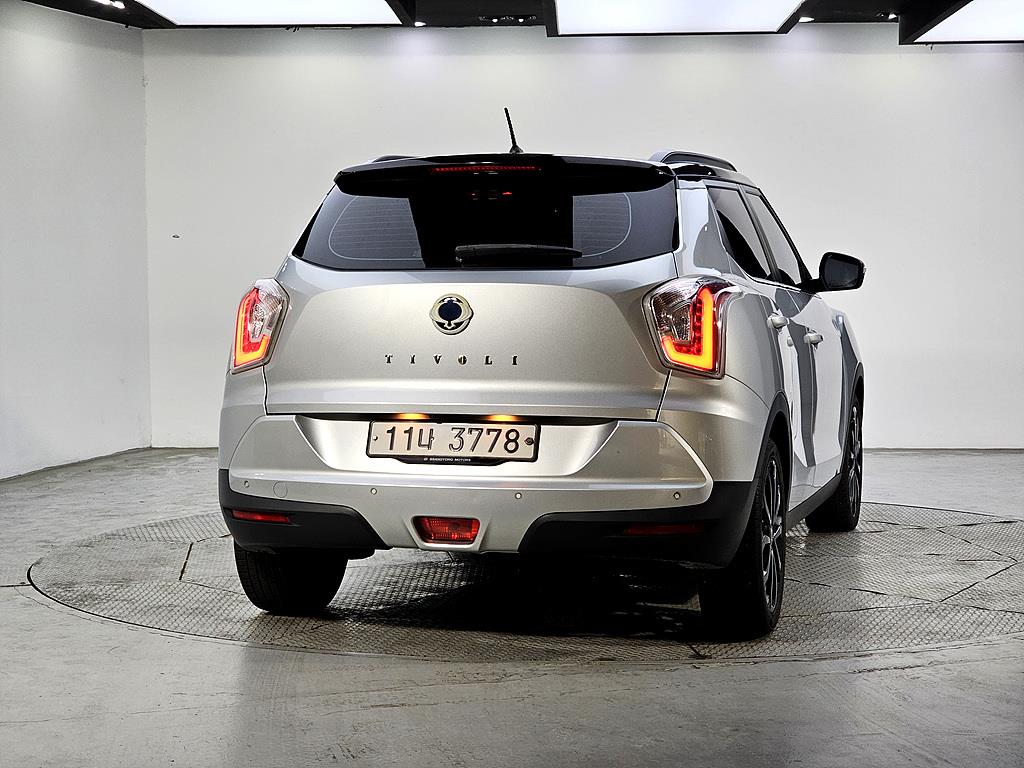 Ssangyong Tivoli - Vista 3