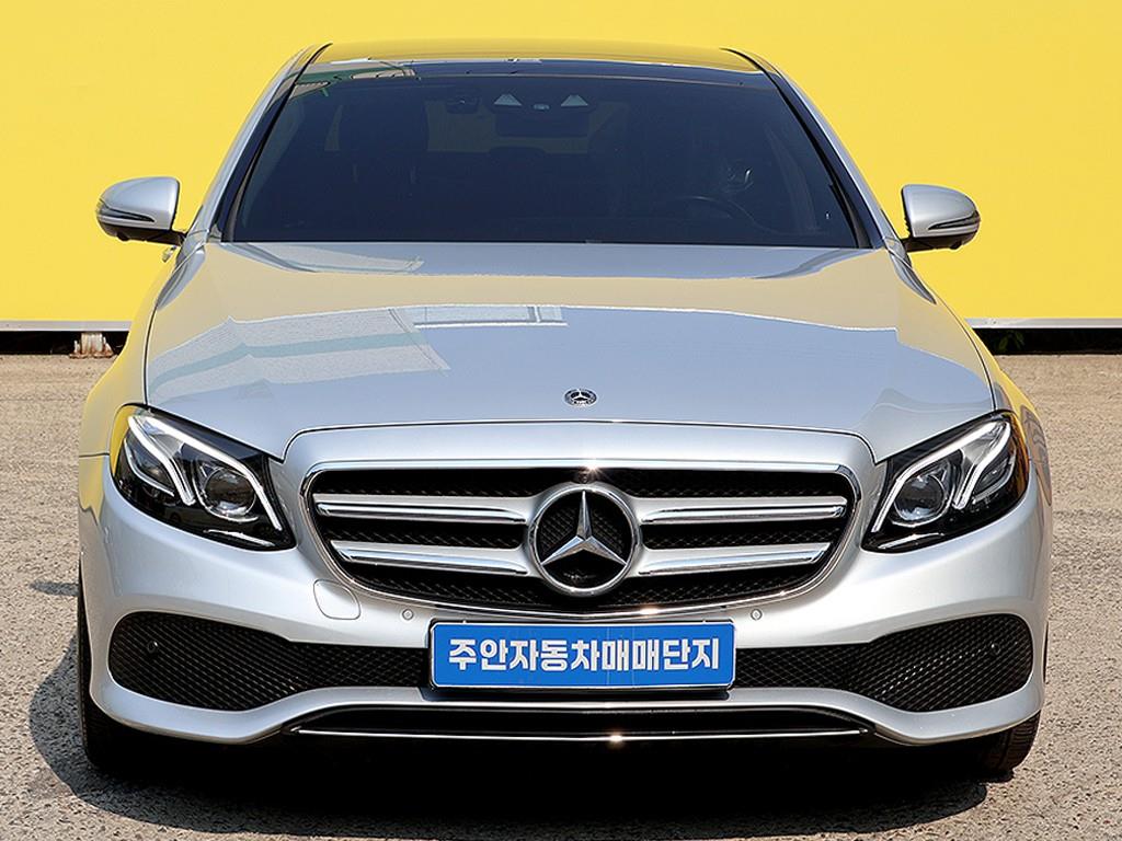 Mercedes Benz E class 2018 the color of pearl - Importación desde Corea - HF Imports Iquique - Foto 1
