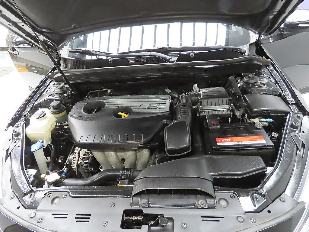 KIA K5 - Vista 10