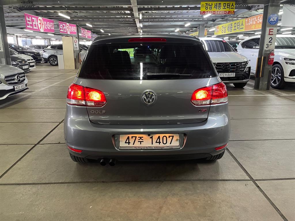 Volkswagen Golf - Vista 3