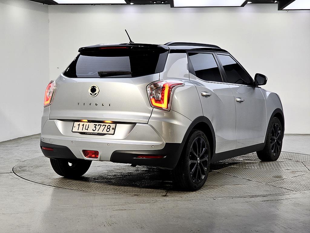 Ssangyong Tivoli - Vista 6